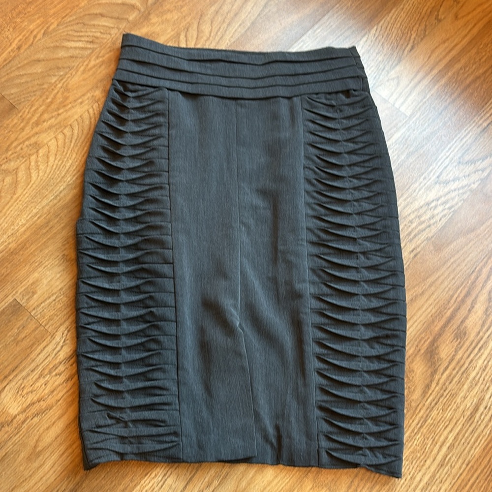 Love Spray elegant dark gray pencil skirt. Size small.